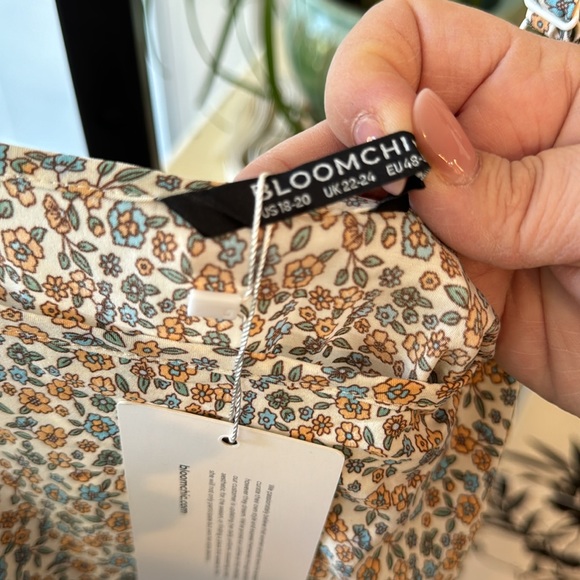 Pretty floral tank - US size 18-20 - Picture 4 of 8